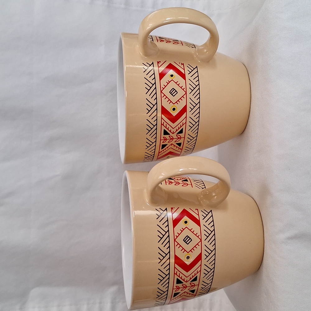 #AAS Pair coffee mugs cream and white decorative band pattern